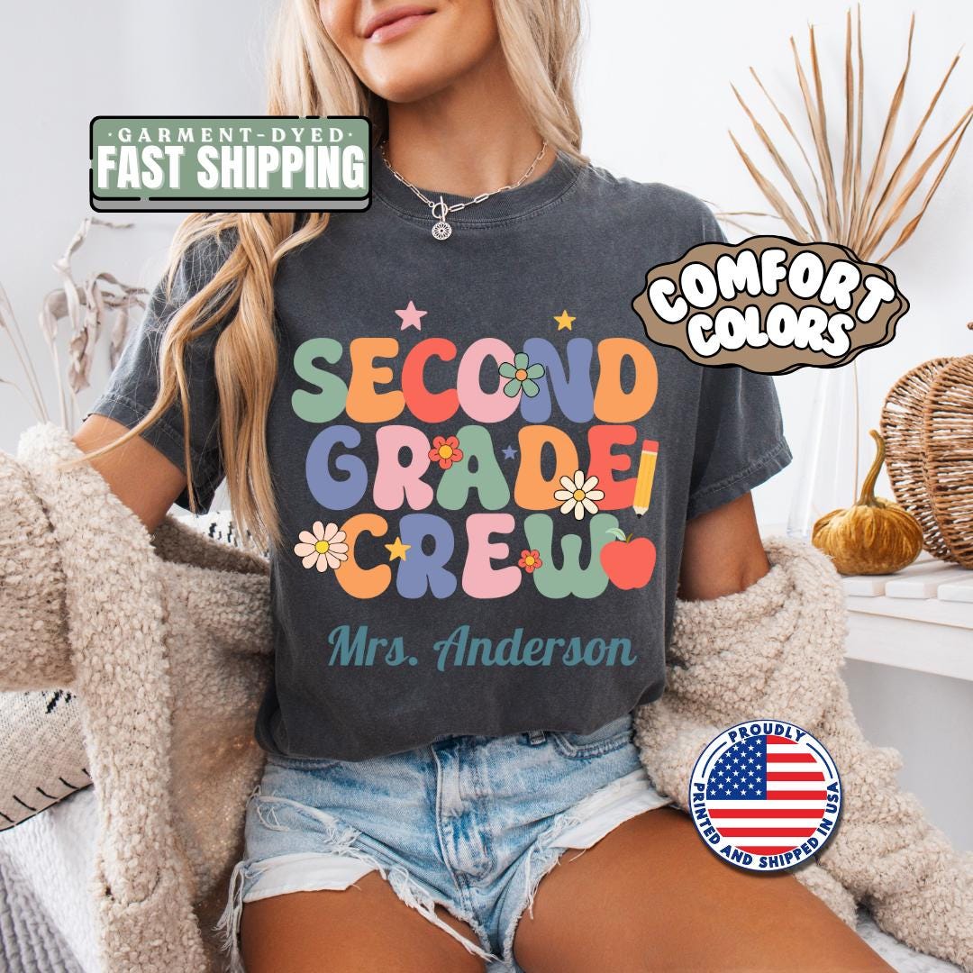 Personalized Second Grade Crew T-Shirt Unisex Gift for Teachers Back to School Gifts Fun Classroom Outfit Idea Teacher Tee Appreciation Week