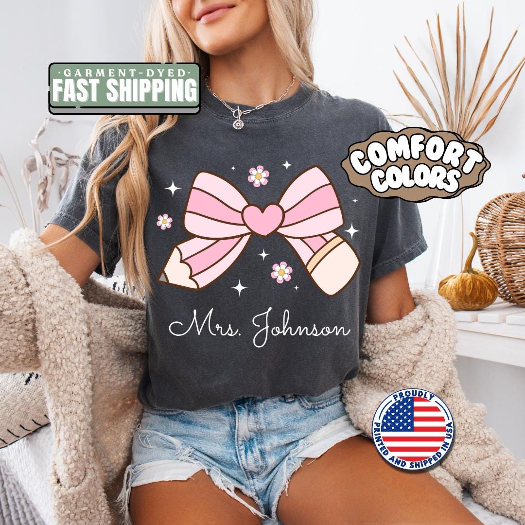 Personalized Teacher Pencil Bow Shirt T-Shirt Custom Cute Gift for Teachers Bow Design T-Shirt Fun Apparel for Teacher Appreciation Week