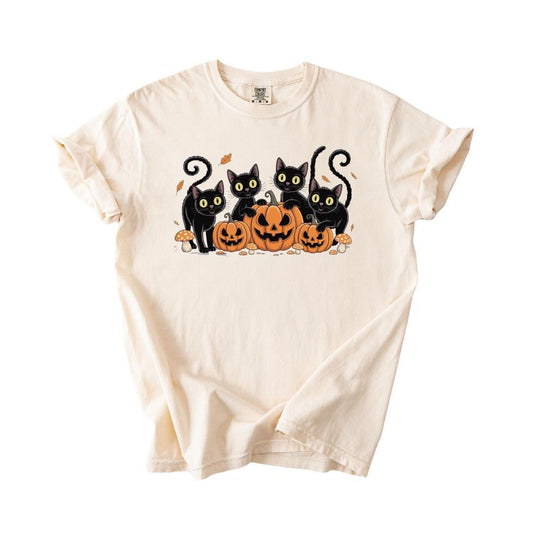 Black Cat Halloween T-Shirt Comfort Colors Cute Pumpkin Cat Tee Spooky Season Fall Tee Funny Cat Lover Shirt Halloween Party Gift Outfit Top